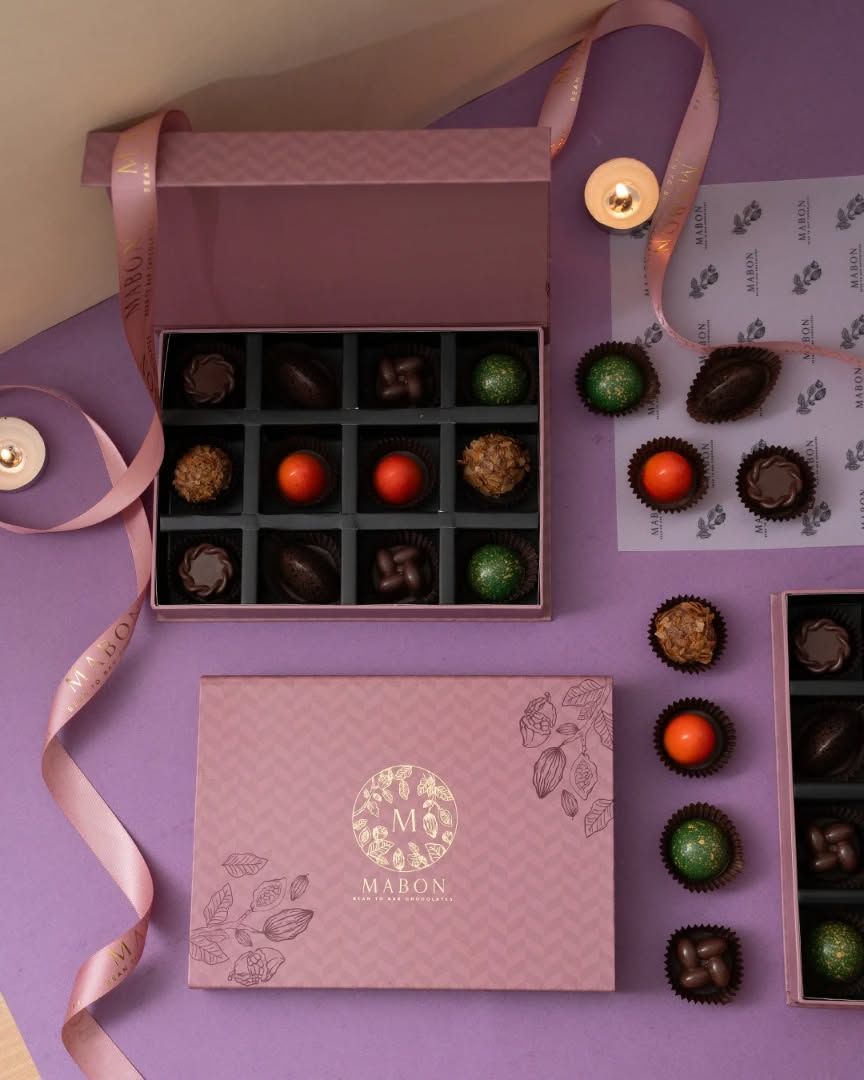 Wholesale Luxury Logo Food Grade Chocolate Truffle Kraft Paper Packaging Box Premium Gift Box for Dessert Packaging Solutions