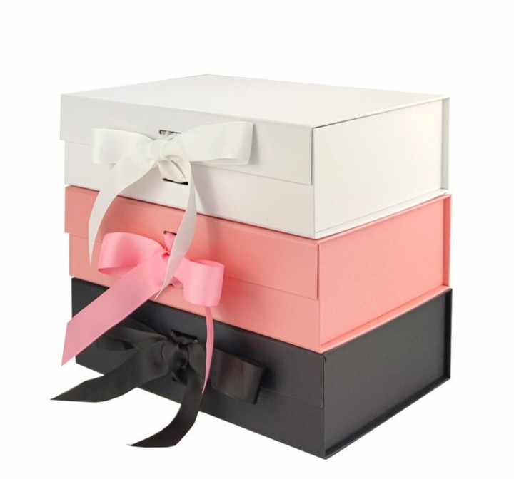 Custom Logo Luxury Eco Friendly Kraft Paper Magnetic Flap Lid Box Packaging Gift Box with Embossing and Ribbon Inserts