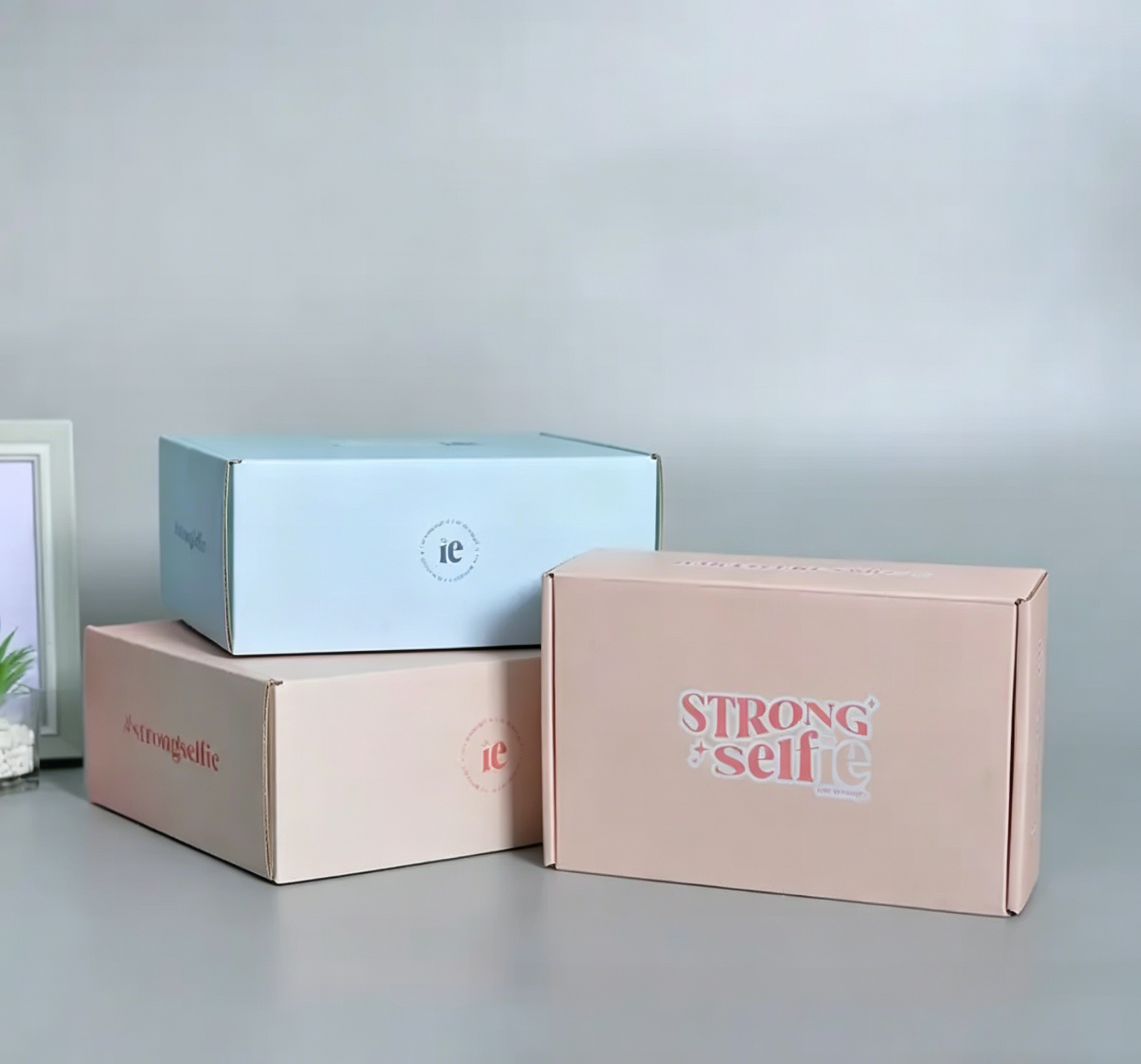 Luxury Eco-Friendly Green Gift Mailer Box Custom Logo UV Printed Rigid Cardboard Box Recyclable Premium Packaging for Cosmetics
