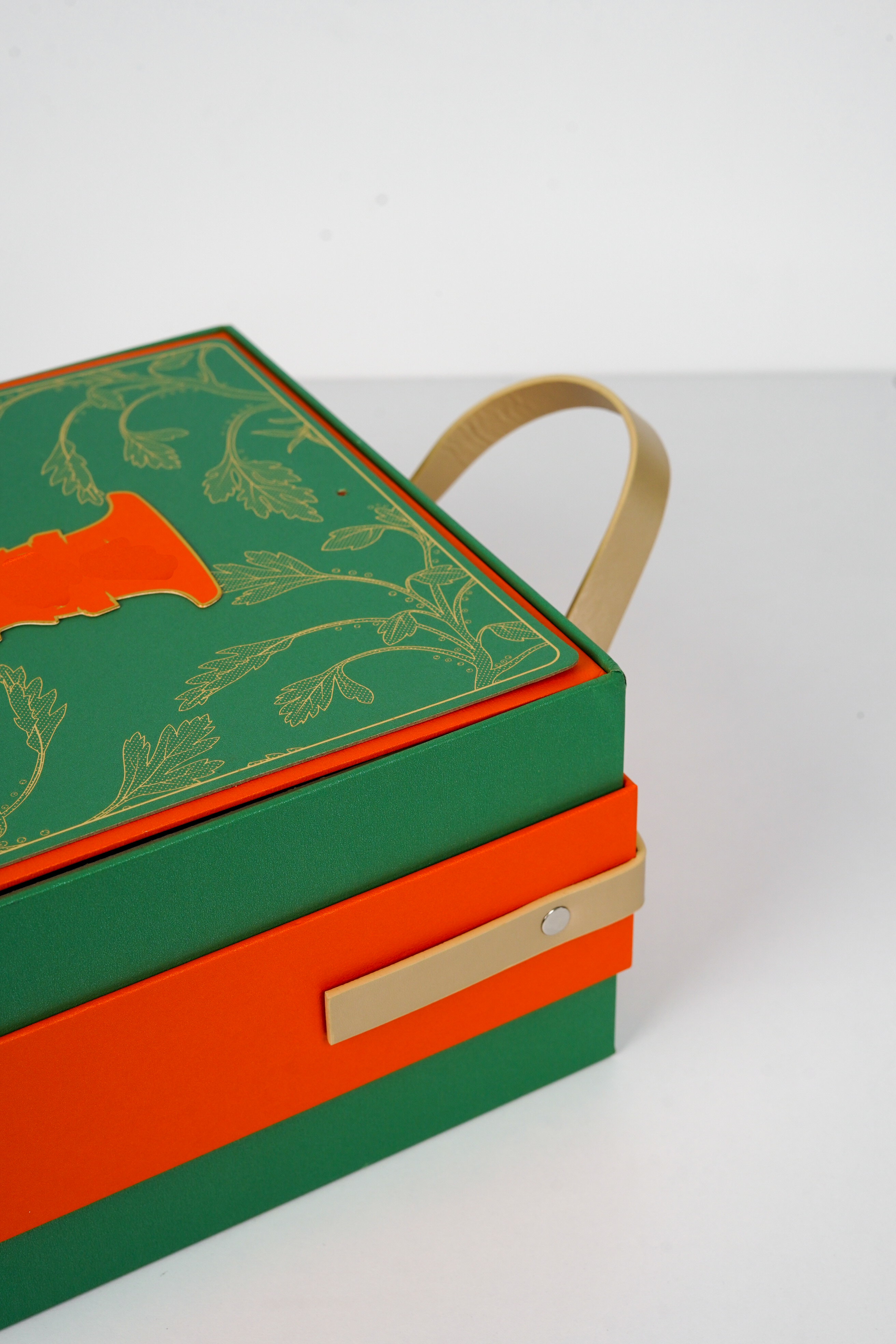 Wholesale Custom Green-Orange Printed Gift Box, Rigid Cardboard Tote Box with Fabric Handle for Festival Gifts &amp; Food Packaging