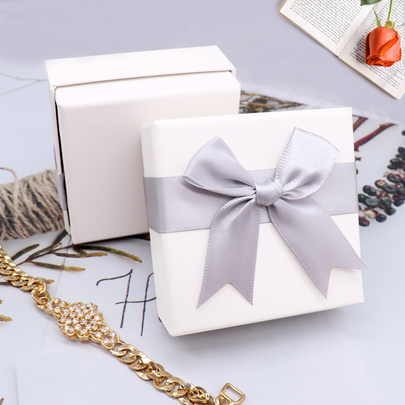 Wholesale Jewelry Gift Box Ring Necklace Cardboard Paper Jewelry Packaging Box with Bow and Sponge