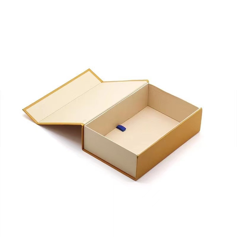 Corrugated Paper Gift Box High Quality Kraft Cosmetic Storage Express Clothing Board Packaging With Customizable Logo