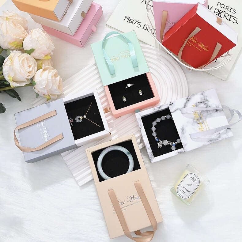 Custom Logo Portable Gift Packaging Box Bracelet Ring Earrings Paper Boxes Drawer Sliding Satin Jewelry Gift Box with Handle