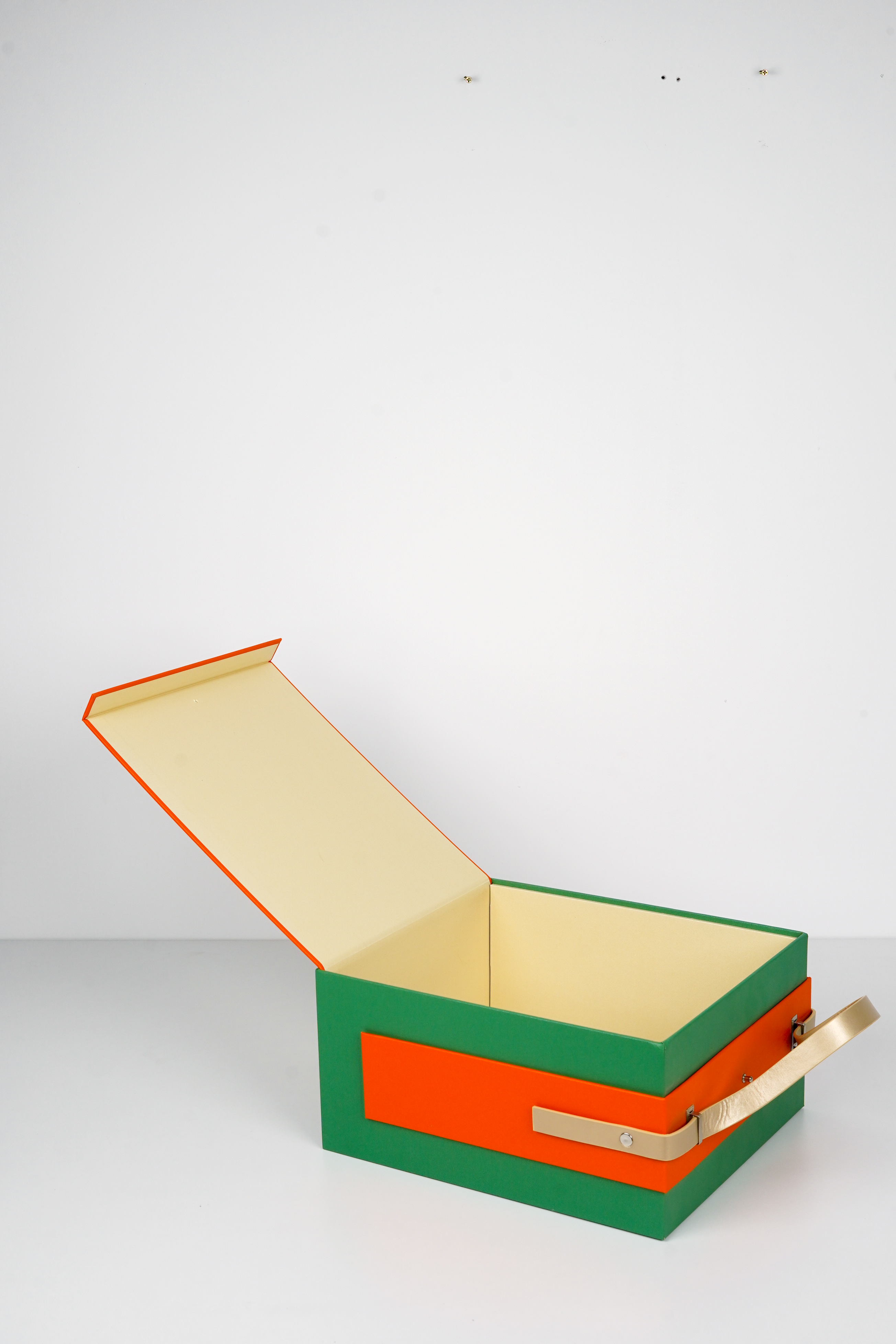 Wholesale Custom Green-Orange Printed Gift Box, Rigid Cardboard Tote Box with Fabric Handle for Festival Gifts &amp; Food Packaging