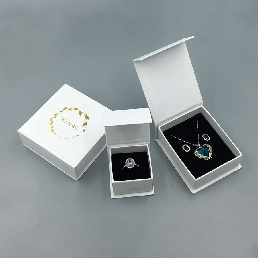 Custom White Logo Empty Small Magnetic Necklace Jewelry Box for Gift Display Packaging