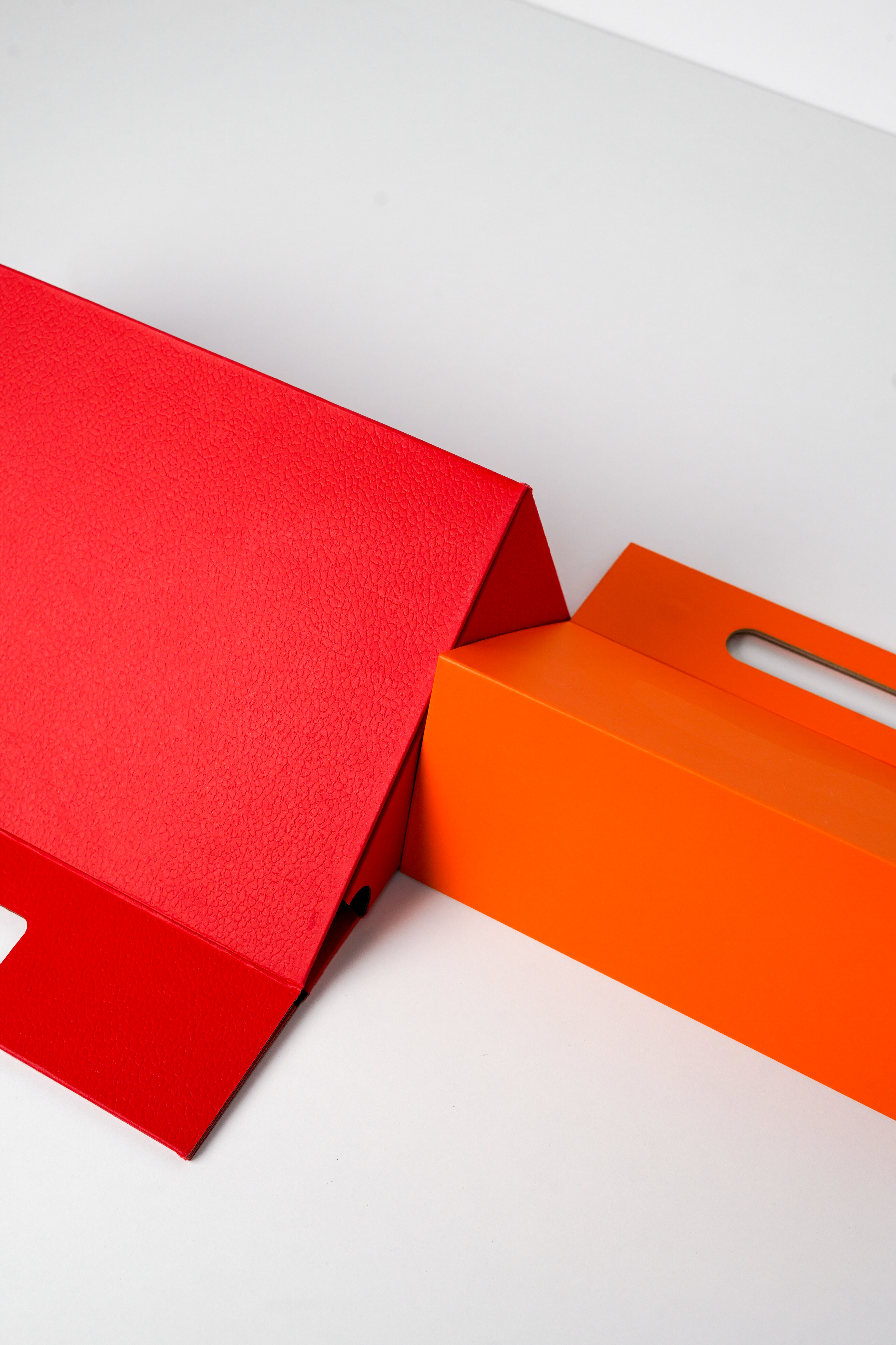 Wholesale Custom Red/Orange Foldable Gift Box, Rigid Cardboard Die-Cut Handle Tote Box for Food, Wine &amp; Holiday Gift Packaging