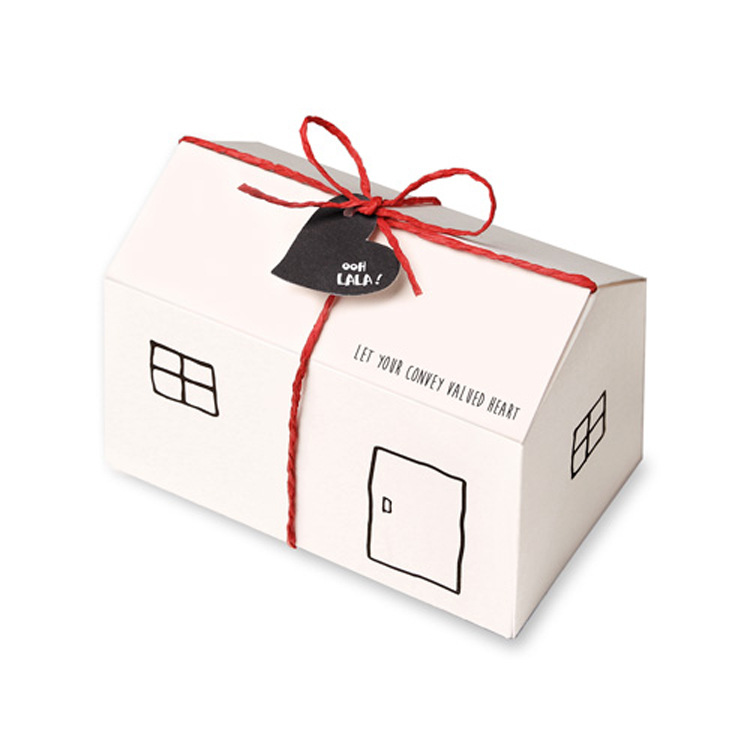 Wholesale High Quality Holiday Party Treat Boxes Gift Kraft House Shaped Candy Chocolate Dessert Box With Ropes Tags