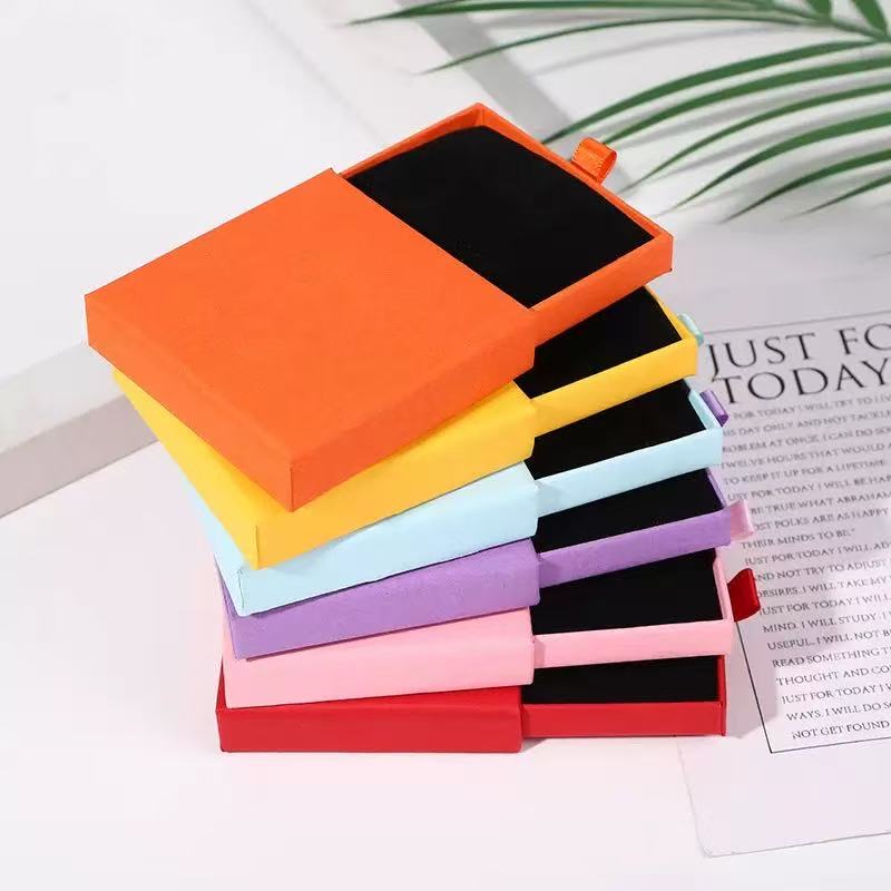 In-stock Brooches Stud Earrings Jewelry Boxes Necklaces and Bracelet Boxes Suitable for Holiday Custom Gifts