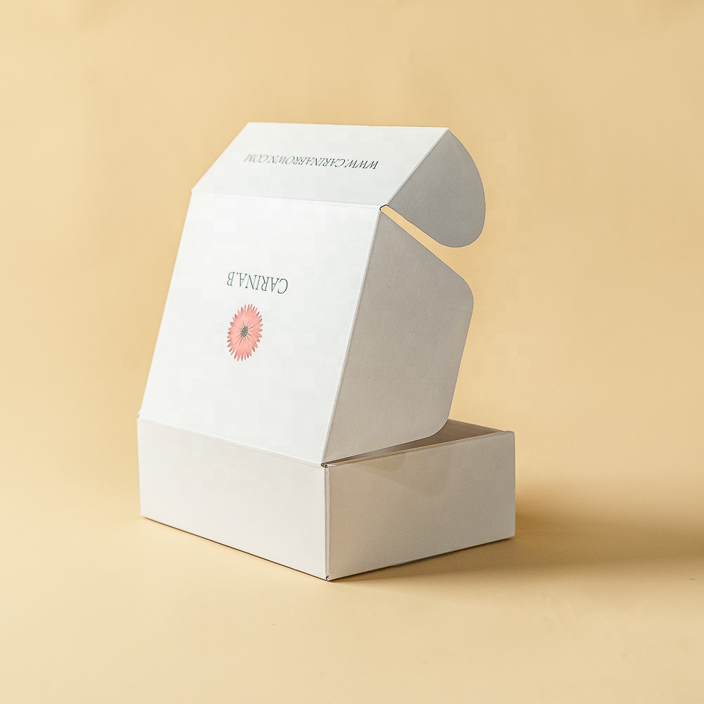 Personalized Luxury Paper Custom Cardboard Carton Gifting Box Packaging Rigid Foldable Hard Shipping Clothes Matt Lamination