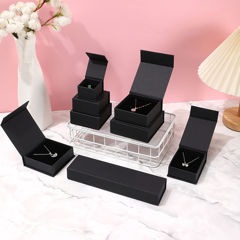 Magnetic Jewelry Box Image 5