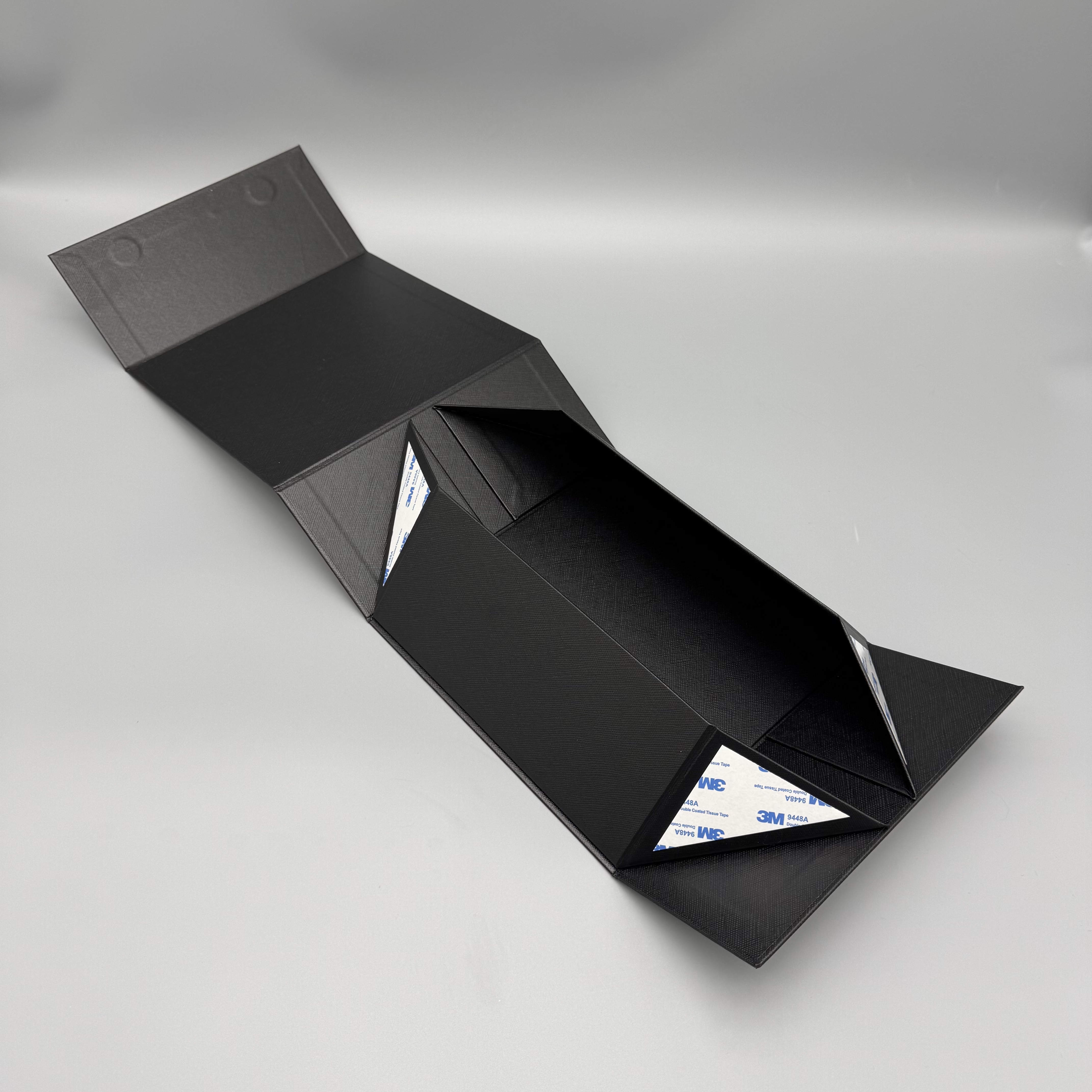 Shengcan Shipped Flat Folding Magnetic Closure Flip Gift Box Clothing Shoes Wig Packaging Paper Box