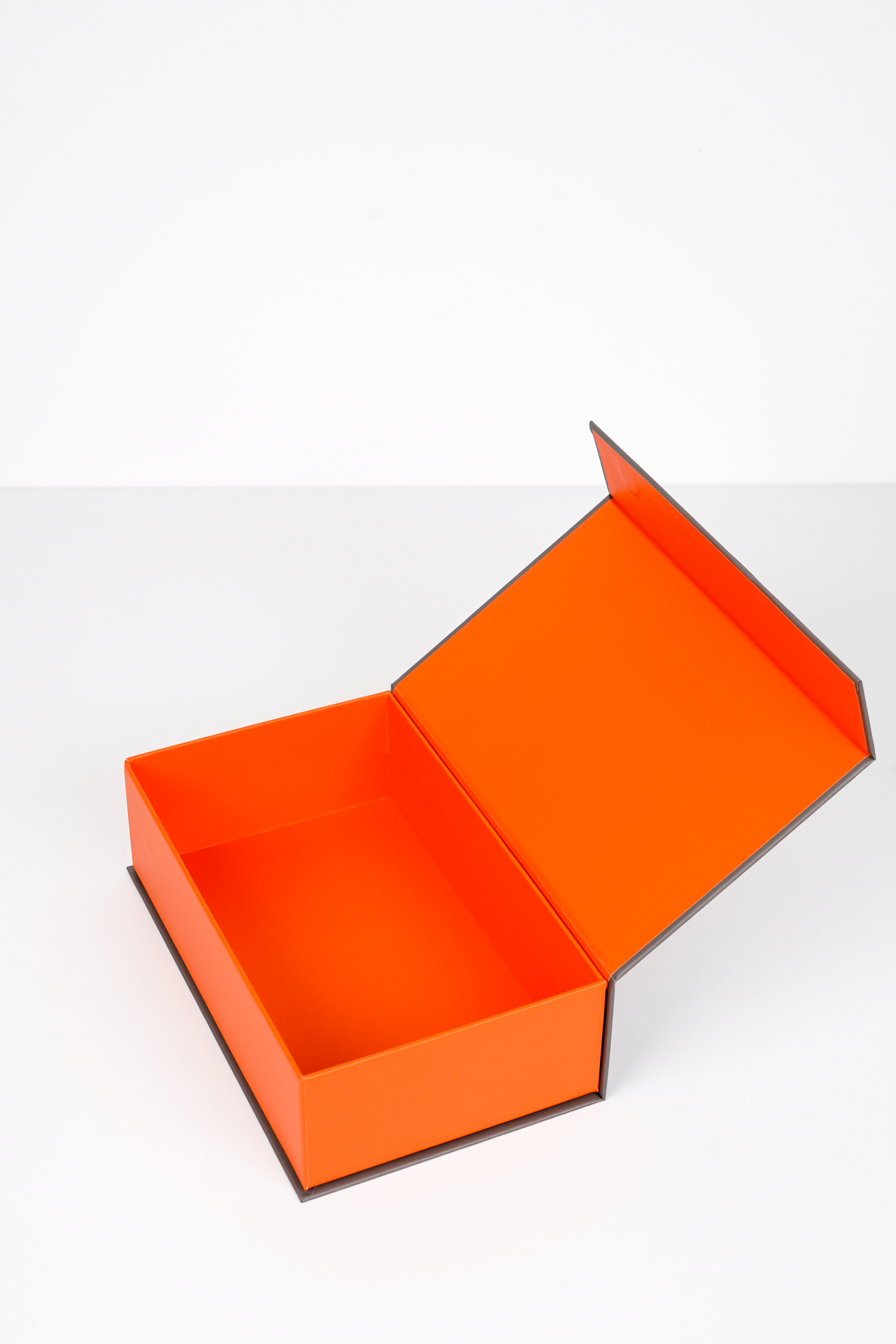 Wholesale Custom Matte Grey Rigid Gift Box, Premium Cardboard Magnetic Closure Box for Luxury Gifts, Cosmetics