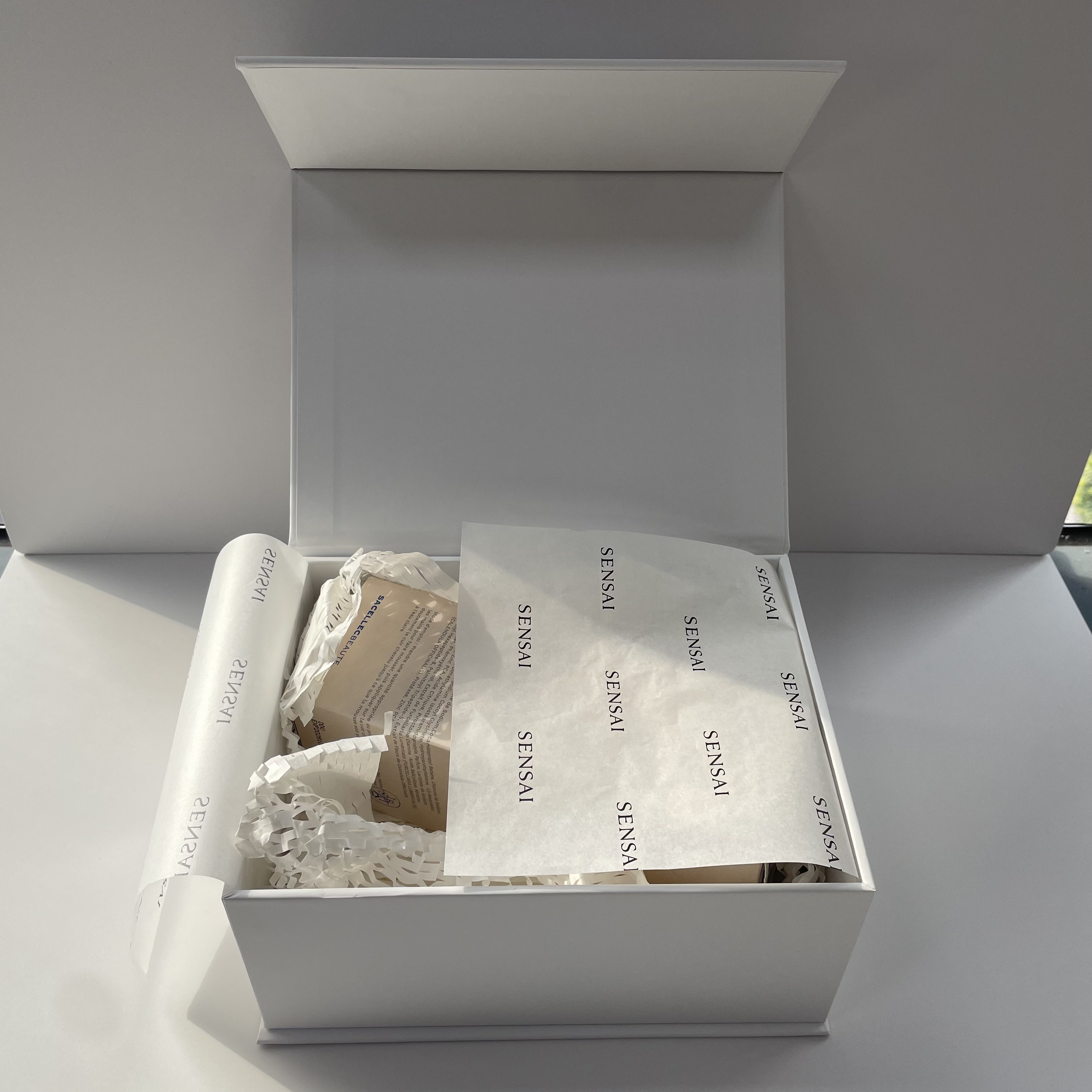 Cosmetic Luxury Gift Box Option 2