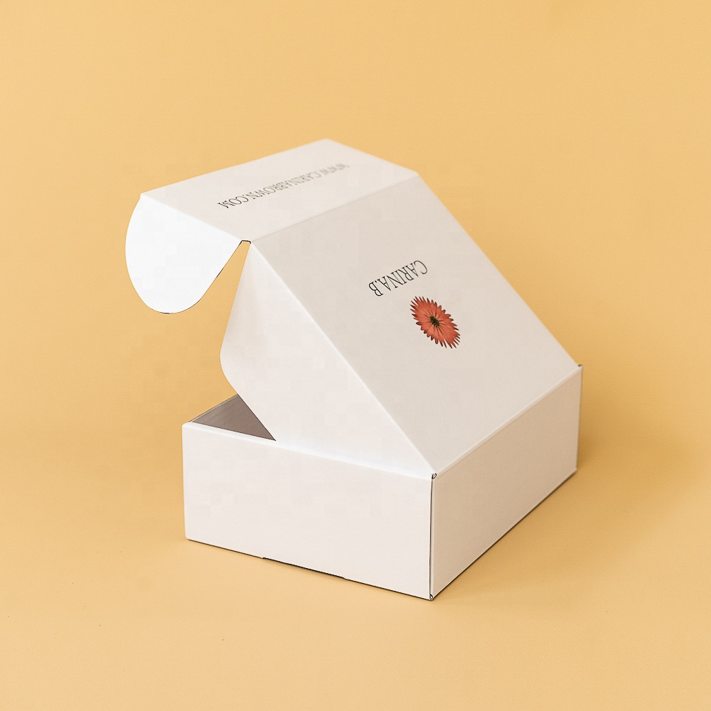 Personalized Luxury Paper Custom Cardboard Carton Gifting Box Packaging Rigid Foldable Hard Shipping Clothes Matt Lamination