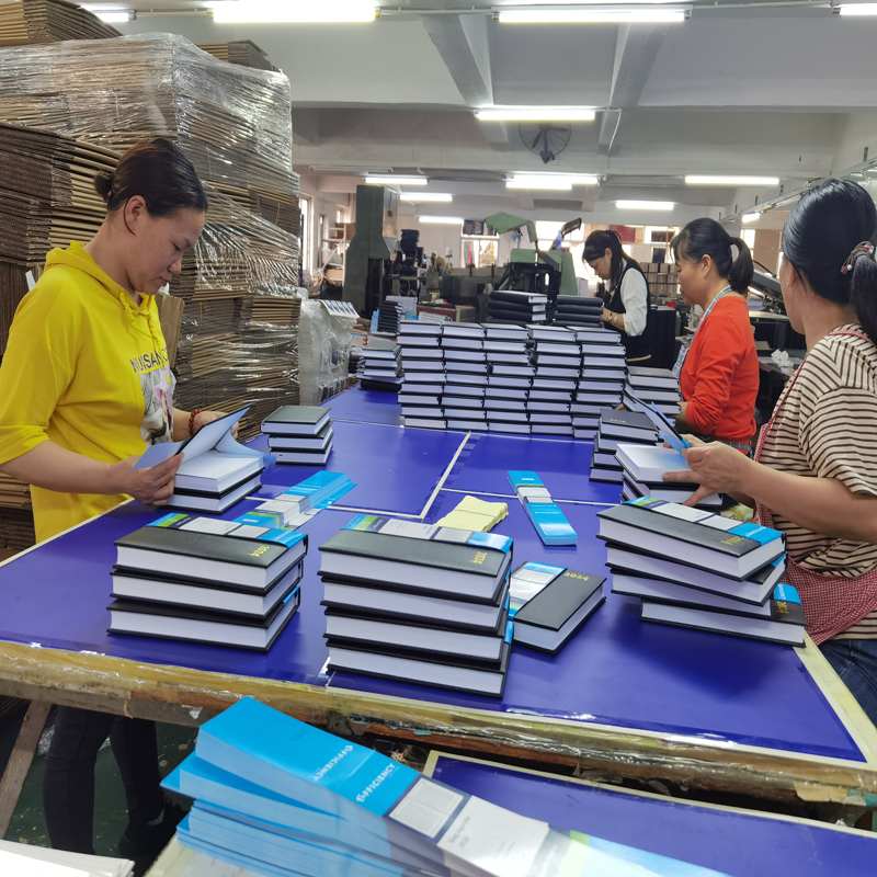 Square Custom Gift Box Eco-Friendly Beauty Skin Care Cosmetic Shipping Corrugated Board Boxes or Garments Clothing Packaging