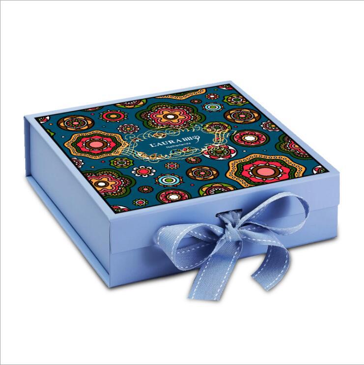 Luxury Gift Box Detail 3