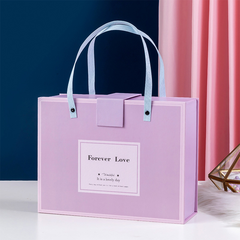 Apparel Magnetic Brand Logo Shoe Eyelash Christmas Caja De Carton Para Joiyeria Collapsible Handle Pillow Packaging Paper Cardbard Small Packaging Wine Gift Box