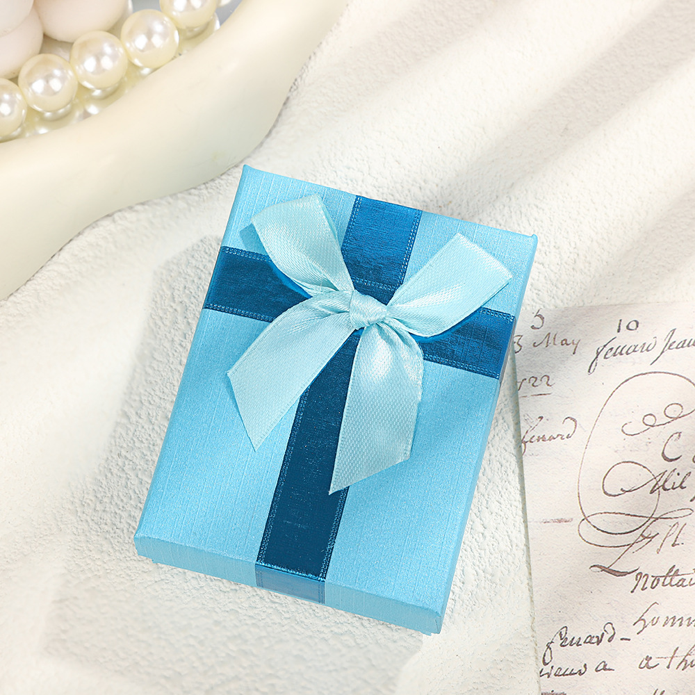 Custom Luxury Gift Box Packaging Premium Paper Packaging for Wedding Rings Earrings Necklaces Elegant Gift Presentation