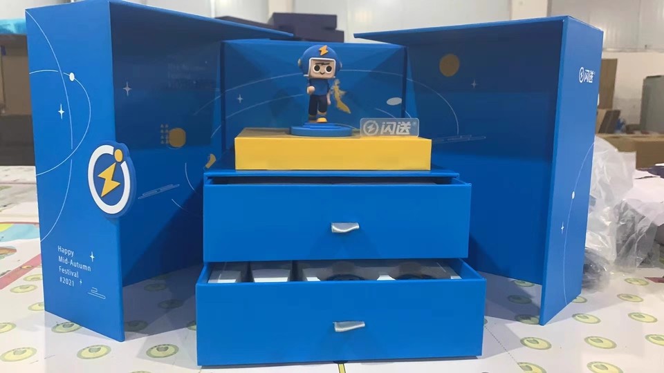 Customized slide drawer gift box