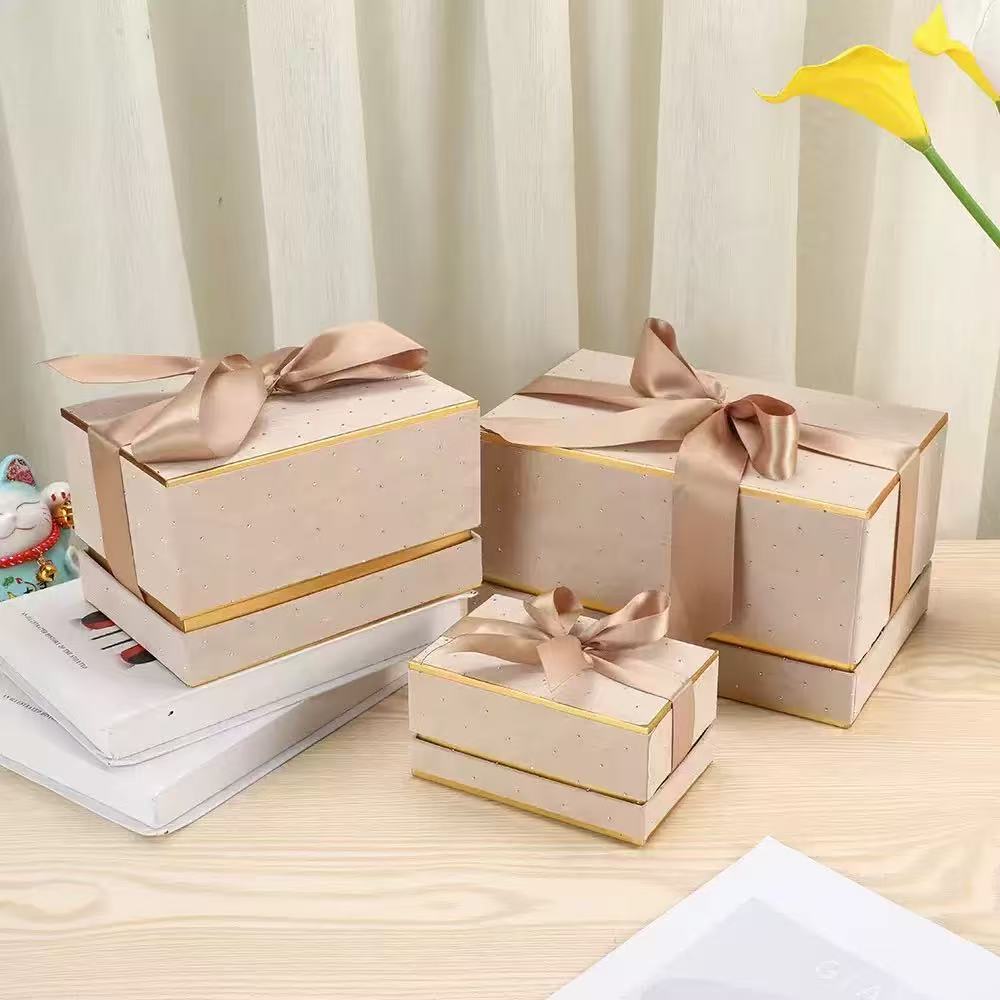 Luxury Gift Box Packaging Wedding Cardboard Gift Box Reusable Round Perfume Paper Packaging with Ribbon with Lid Gift Box