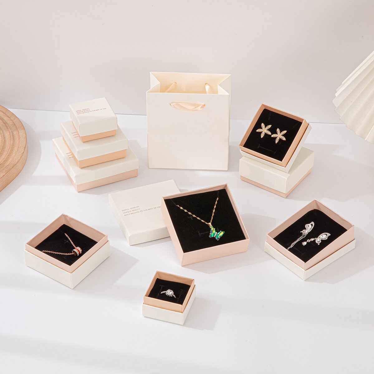 Elegant Fresh Cardboard Square/Rectangle Jewelry Box Valentine's Day Gift Box for Rings Accessories Bracelets Necklaces Box