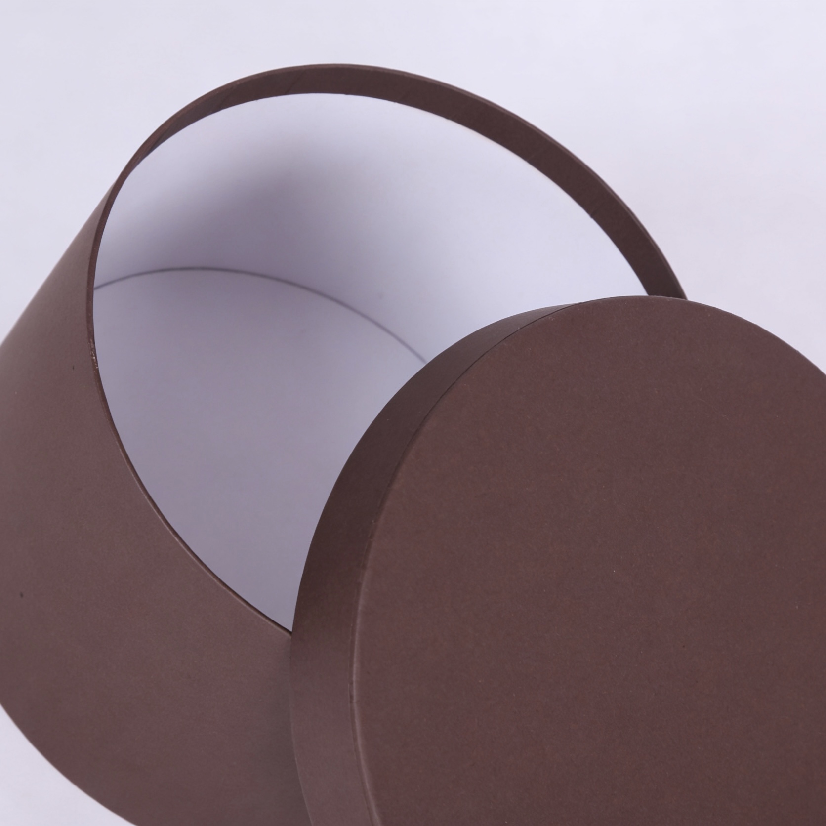 Custom Eco-friendly Brown Round Gift Boxes, Ideal for Packaging Luxury Jewelry, Gift Figurines, and Small Handbags