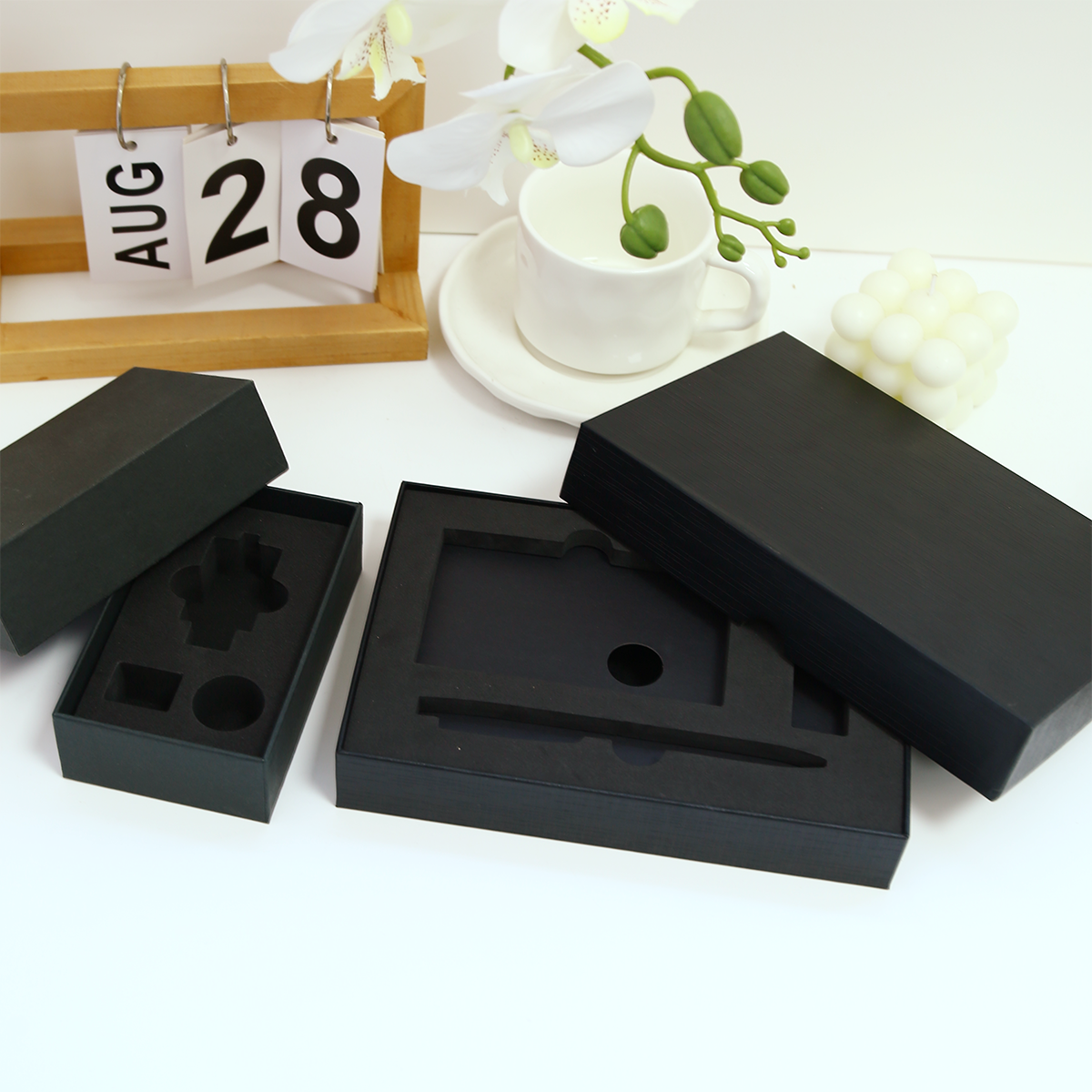 Elegant Premium Gift Box Luxury Foldable Packaging Durable Perfect for Corporate Gift or Seasonal Display