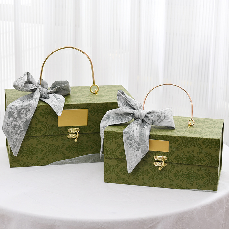 Customized Luxury Souvenir Gift Box With Handle Chocolate Gift Box Packaging for Wedding