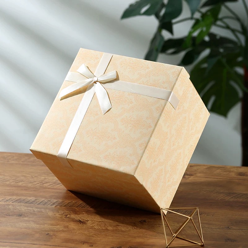Eco Friendly High-End Custom Logo Paperboard Gift Box White Red Green Square Rigid Customizable Accessories Printing for Perfume