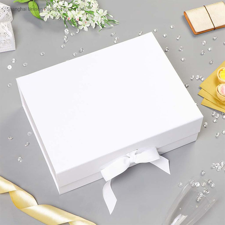 Custom Luxury Paper Packaging Wedding Bridesmaid Foldable Magnetic Gift Box