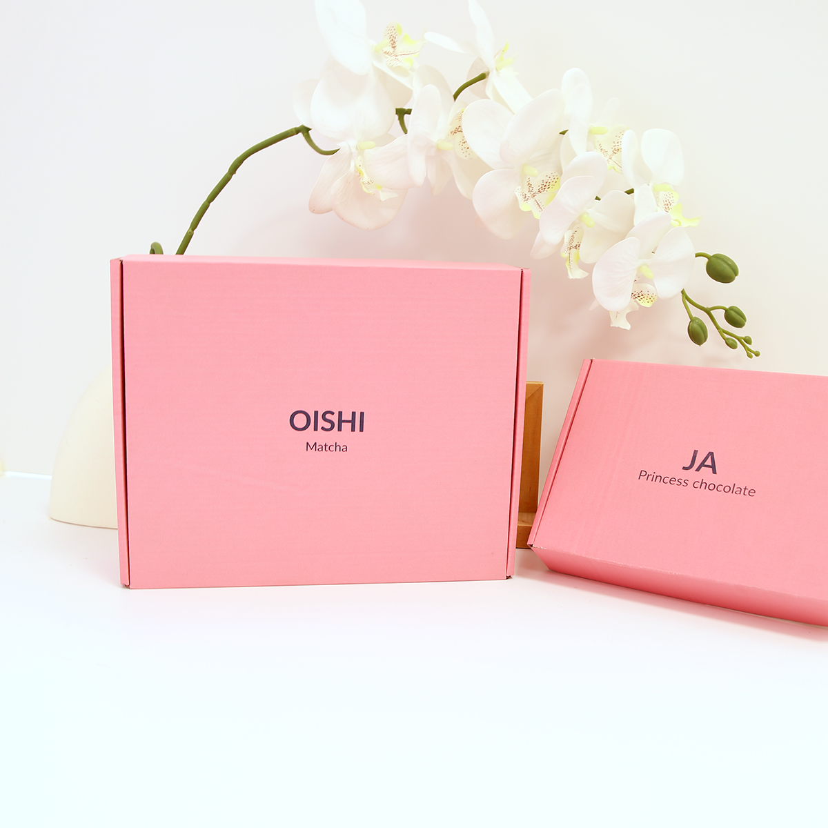 Elegant Premium Gift Box Luxury Foldable Packaging Durable Perfect for Corporate Gift or Seasonal Display