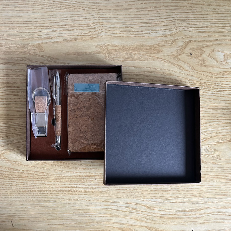 Custom Corporate Gift Set for Men and Women Luxury Business Promotional Gift Box Set