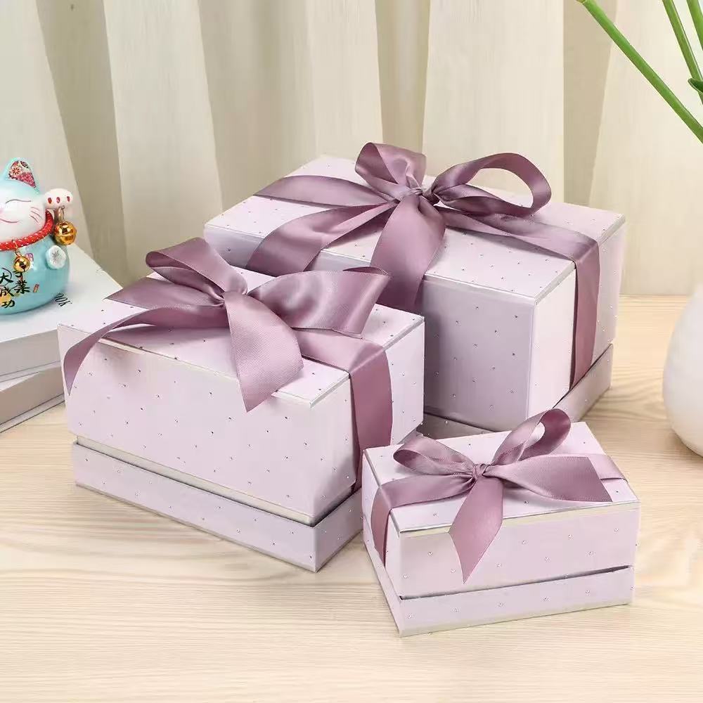 Luxury Gift Box Packaging Wedding Cardboard Gift Box Reusable Round Perfume Paper Packaging with Ribbon with Lid Gift Box