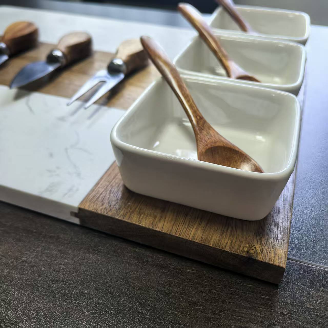 Factory Price 3 Ceramic Bowls Marble And Acacia Wood Cheese Board Knife Set Charcuterie Board Cheese Board Set For Kitchen Use