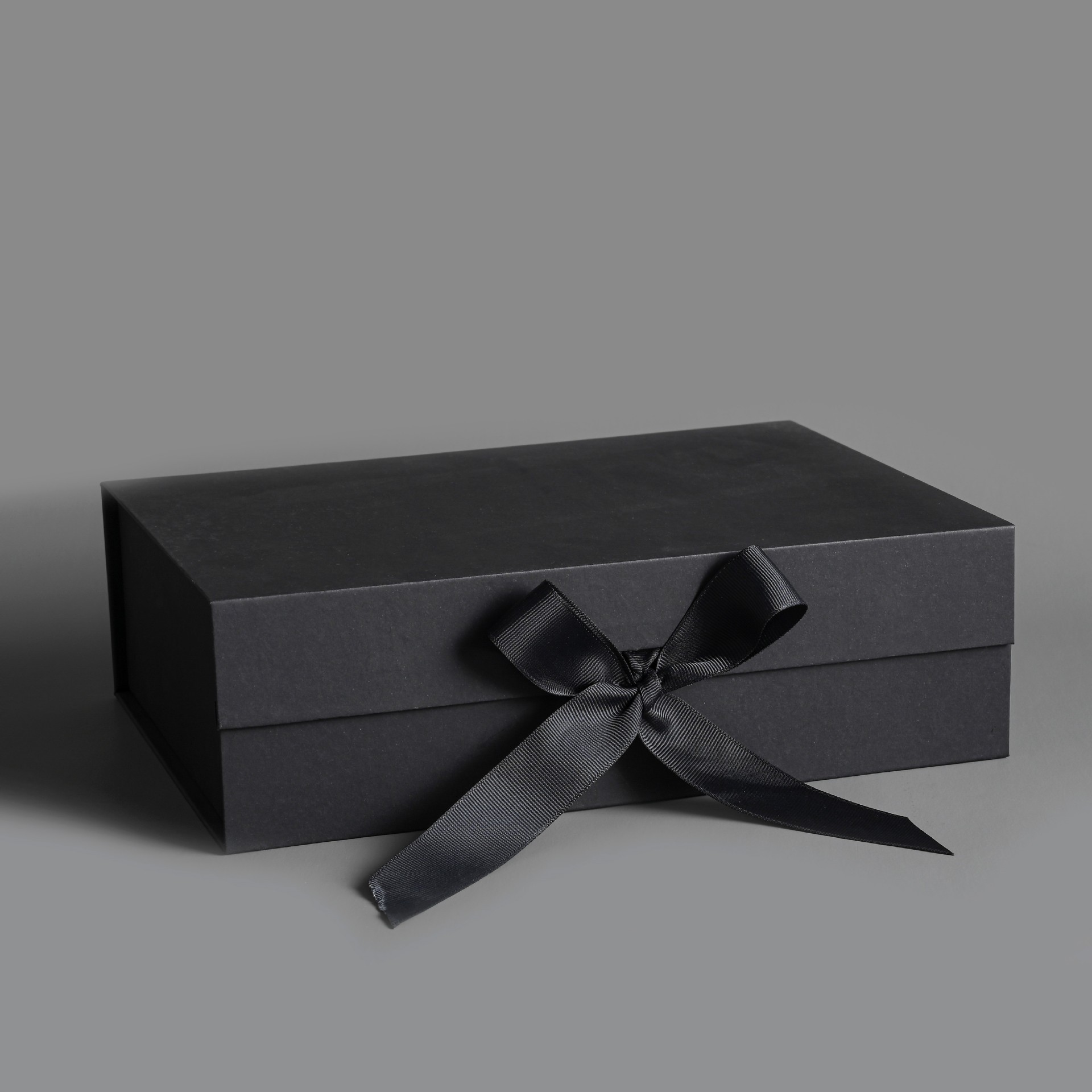 Customizable Logo Recycle Paperboard Packaging Box Magnetic Flap Collapsible Gift Boxes White Paper Boxes With Your Own Logo