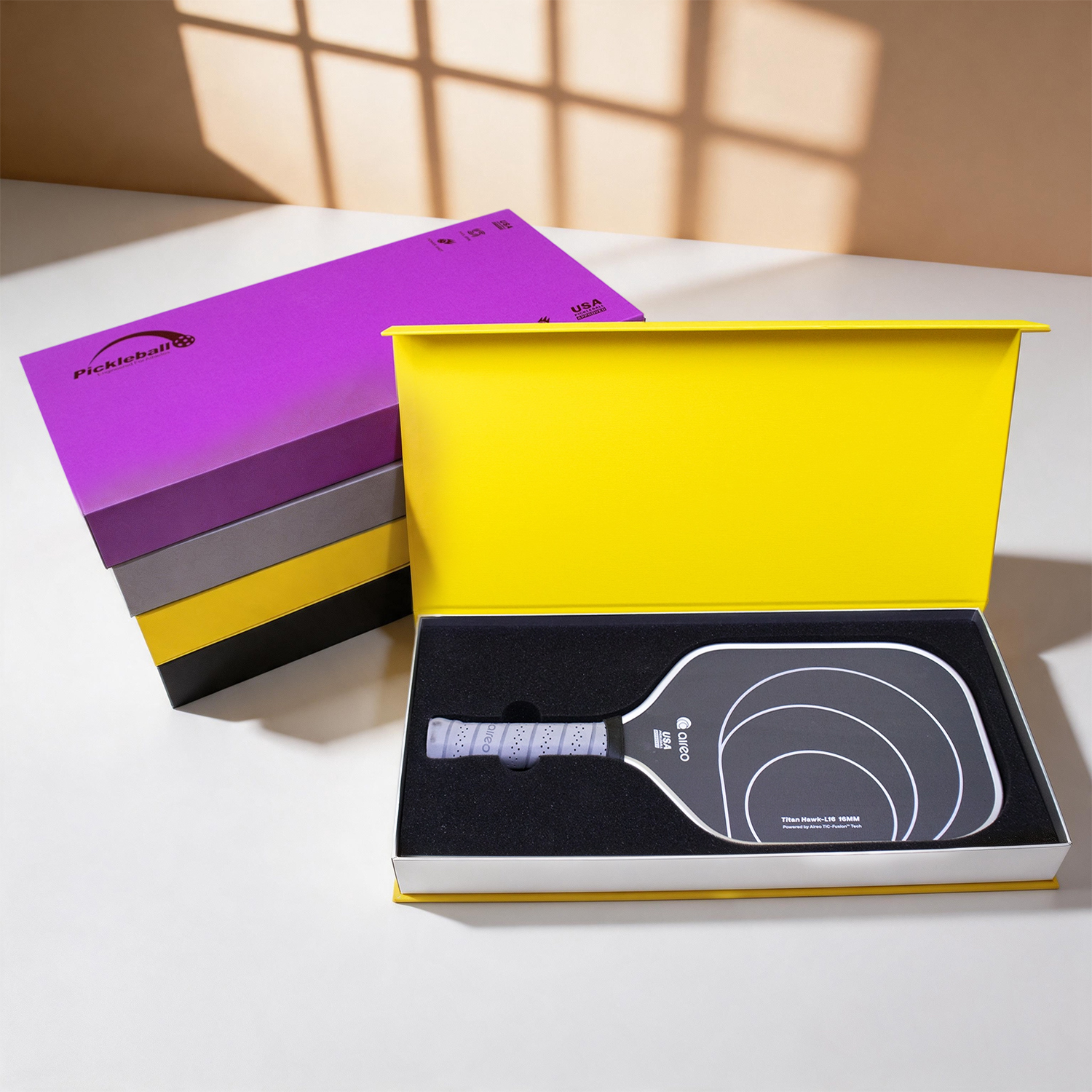 Custom Printed Embossed Luxury Recyclable Folding Magnet Gift Box Sponge Lining 2cm Thickness Cardboard Packaging Free Sample