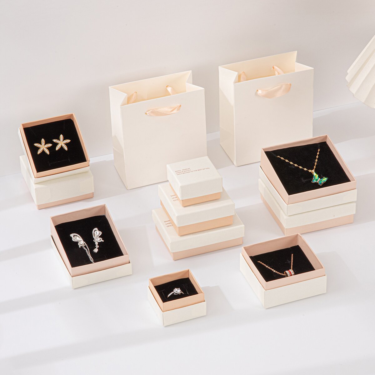 Elegant Fresh Cardboard Square/Rectangle Jewelry Box Valentine's Day Gift Box for Rings Accessories Bracelets Necklaces Box