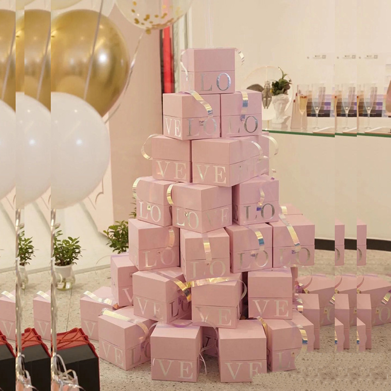 Customized High-end Gift Boxes Valentine's Day Gift Boxes Wholesale Luxury Gift Box With Handle