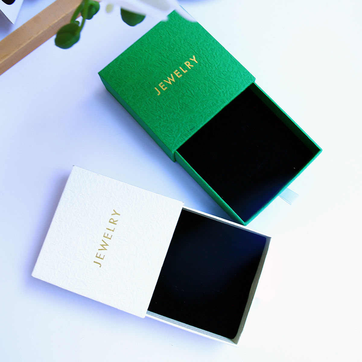 Customized Wholesale Customized Jewelry Gift Box with a pink Necklace Jewelry Box for Gift Packaging