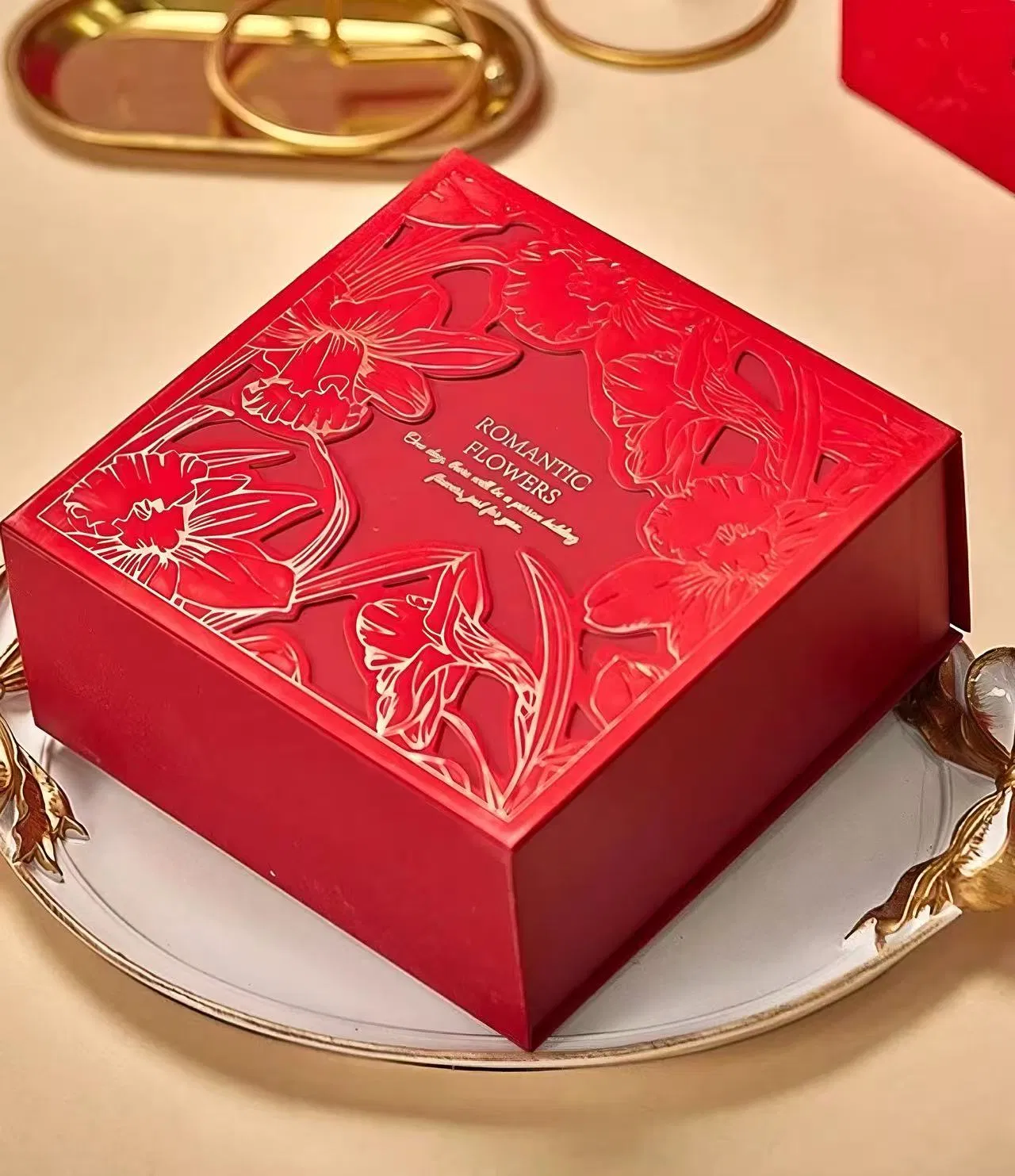 Luxury Custom Rigid Cardboard Magnetic Packaging Paper Cosmetic Carrying Gift Box for Wedding Birthday Holidays