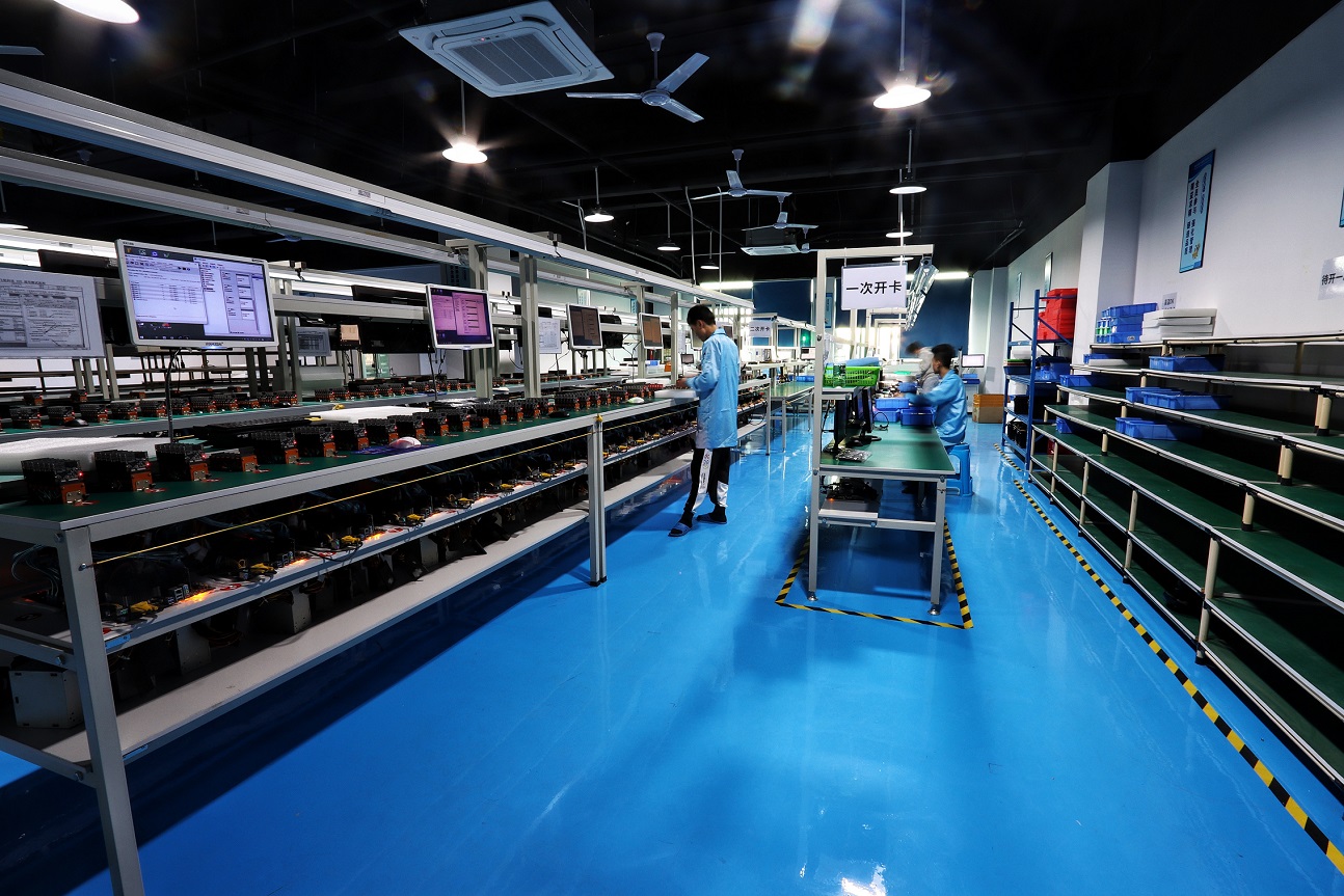 LumoWave global supply chain network fiber optic distribution worldwide