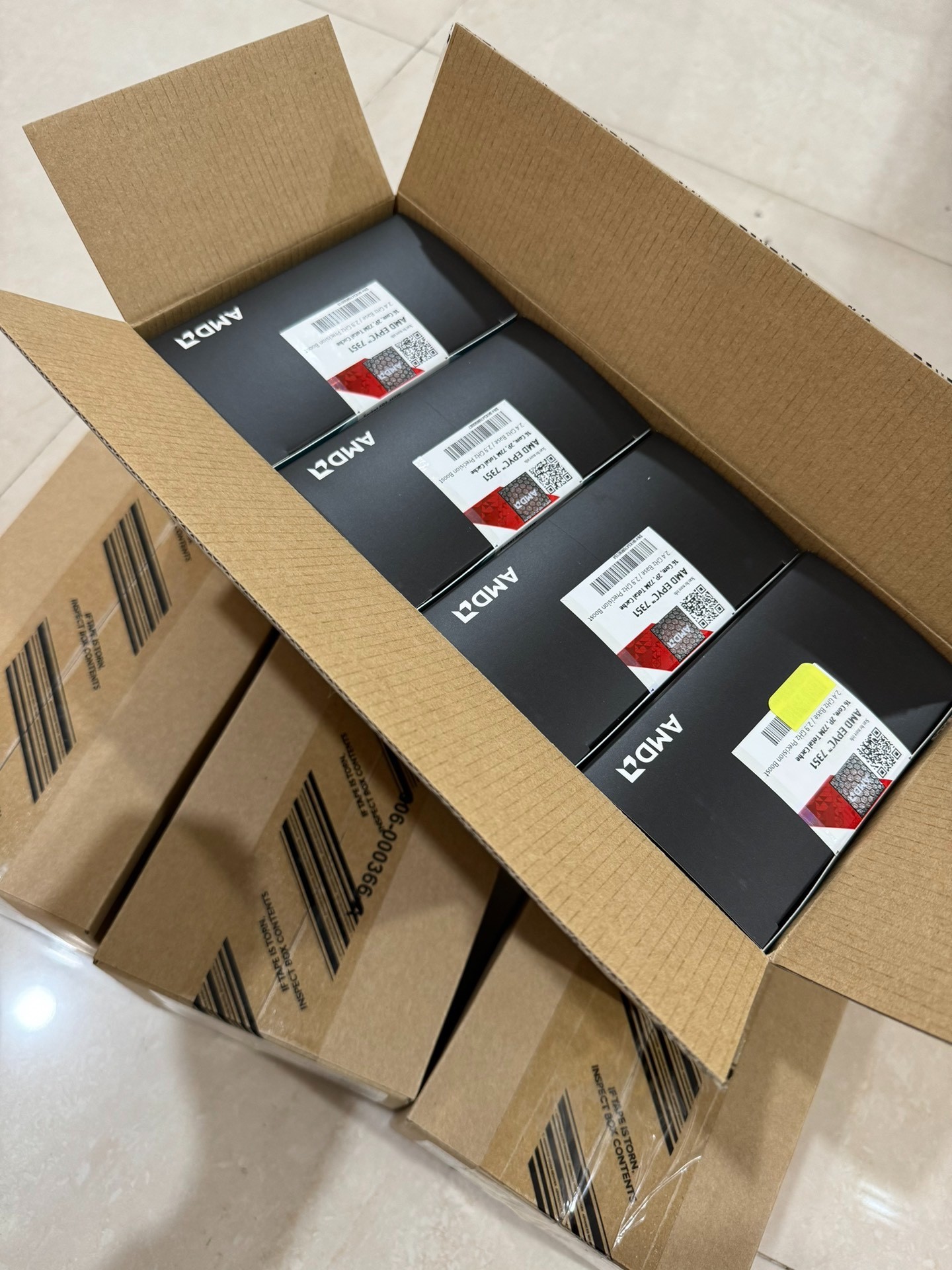 Hot Selling Original AMD EPYC CPU 7001 7002 7003 Series High Performance 8 16 24 32 64  Cores Cpus Processor