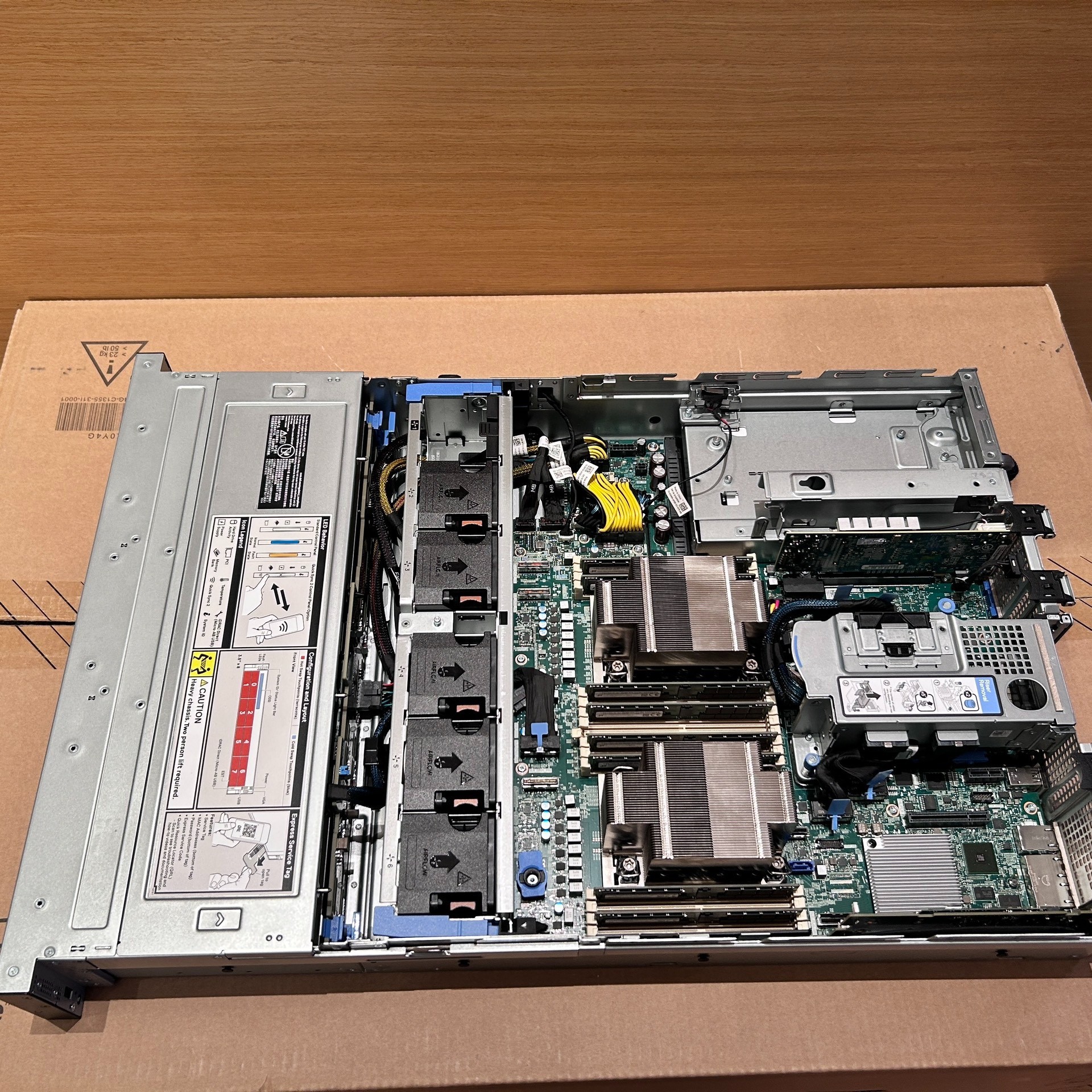 New Original Stock Del EMC PowerEdge R750 R750xs R750xa 2u Enterprise Server Intel Xeon GPU AI Storage Rack Server