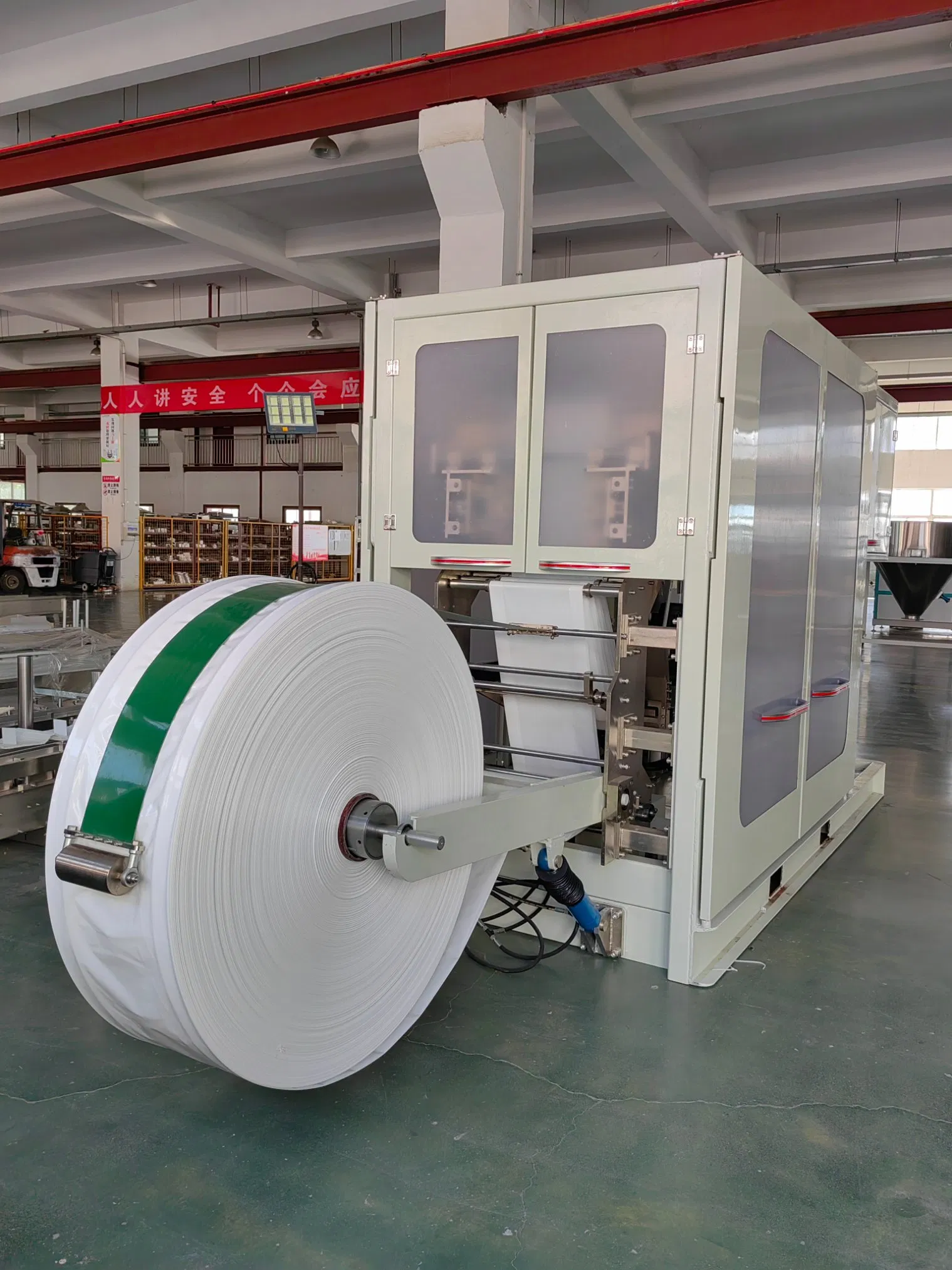 Fully Automatic Ffs Bagging Machine for 25kg 50kg Fertilizer Aquafeed Feed Pellets Resin Granule Packaging/Packing Line Tubular Form Fill and Seal High Speed