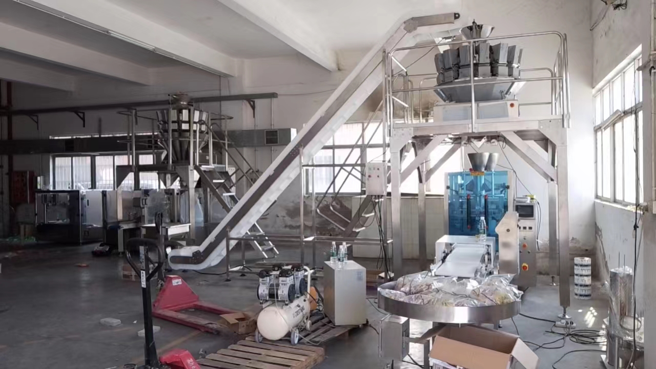 Potato Chips Pillow Bag VFFS 520 Packaging Machine Automatic Vertical Weighing Filling Packing Line