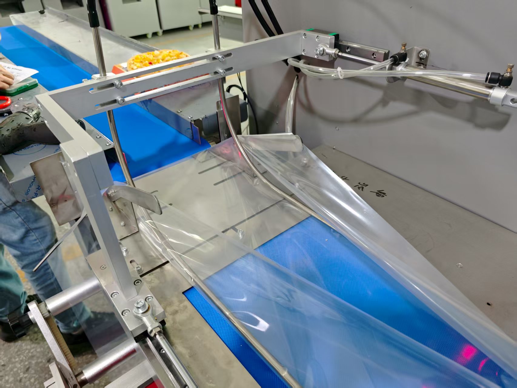 Flow Vacuum Thermo Forming Packing Machine Automatic Function