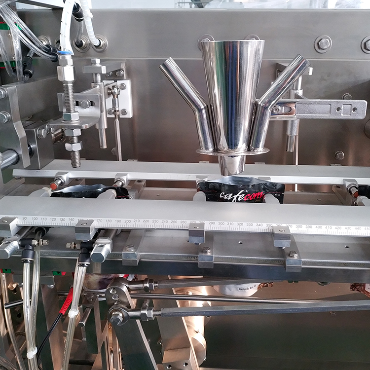 Automatic Pouch Industrial Sachet Nuts Packing Machine Horizontal Packaging Machine Plastic Packaging Mitsubishi