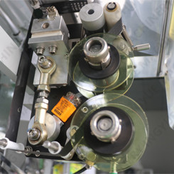 Ribbon date device