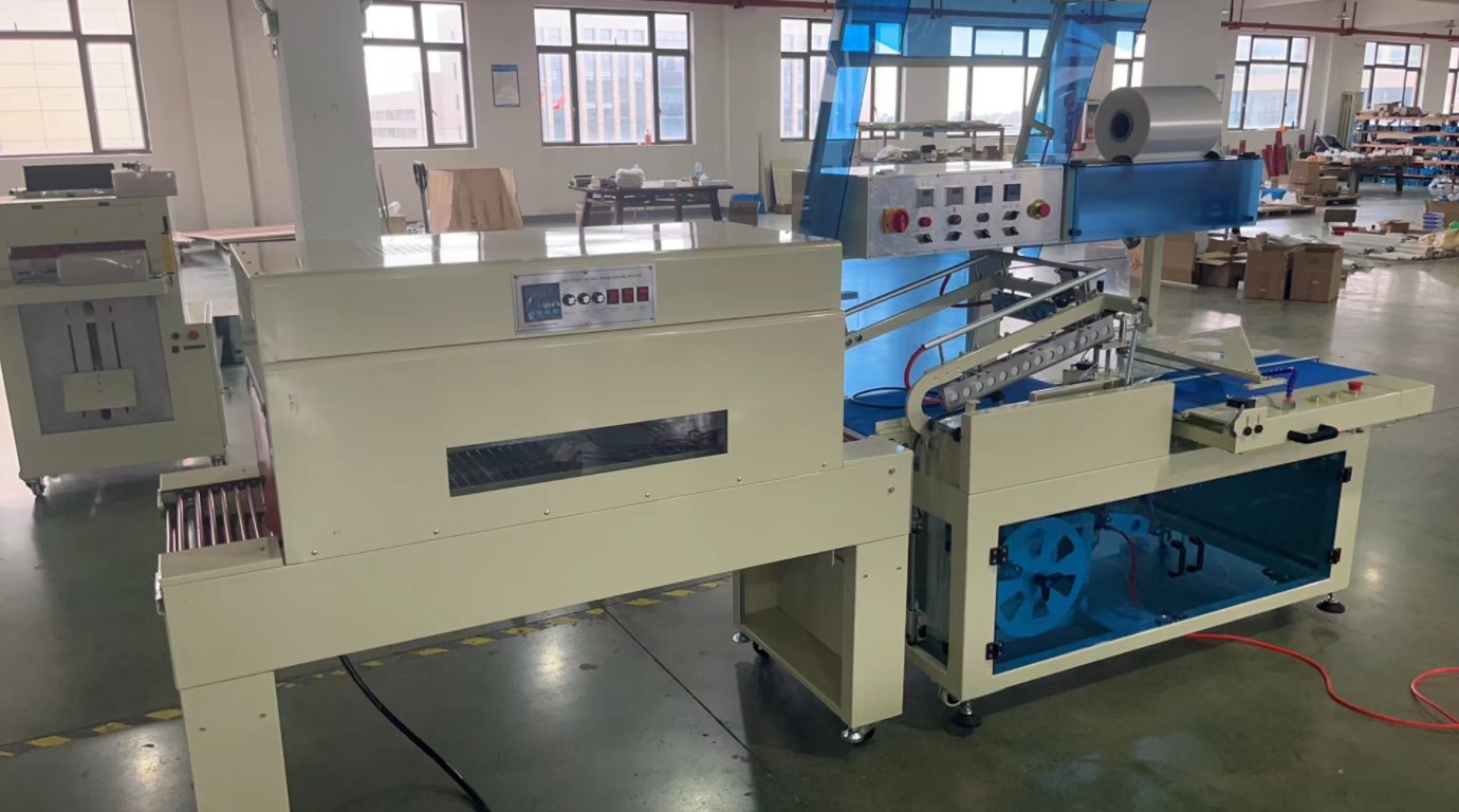 Fully Automatic L Bar POF Film Heat Shrink Film Packaging Wrapping Machine for Egg Tray, Case Box, Bottles