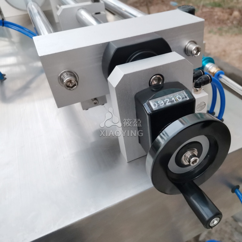 Semi Horizontal Automatic Liquid Filling Dosing Machine Full Pneumatic Driven Type Soft Drink Filling Machine For Cream Liquid